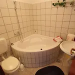 Kuca Deleut Semesterbostad Novi Vinodolski