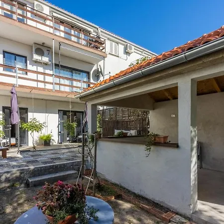 Dom wakacyjny Kuca Deleut