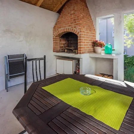 Kuca Deleut 펜션 *