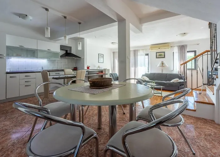 Kuca Deleut Tatil Evi