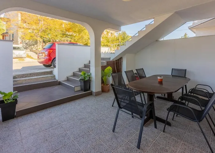 Kuca Deleut Tatil Evi Novi Vinodolski