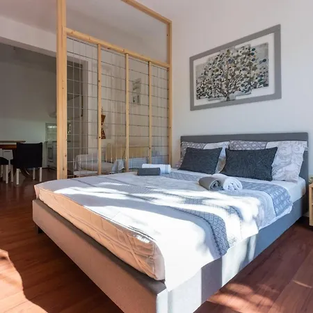 Kuca Deleut Holiday home *