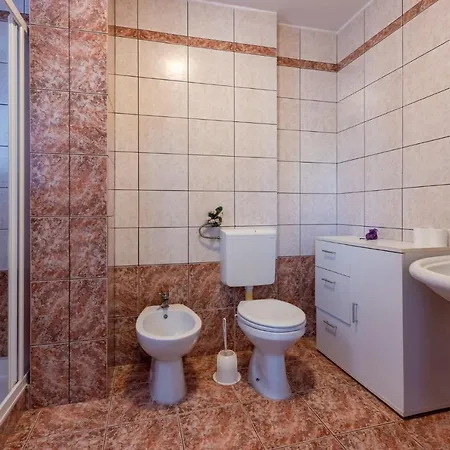 Сasa de vacaciones Kuca Deleut *