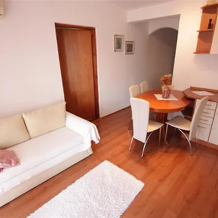 Сasa de vacaciones Kuca Deleut Novi Vinodolski