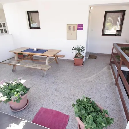 Tatil Evi Kuca Deleut *