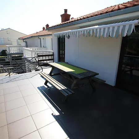 Сasa de vacaciones Kuca Deleut Novi Vinodolski