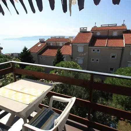 Сasa de vacaciones Kuca Deleut *