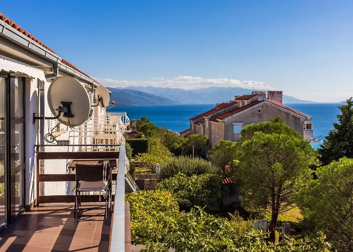 Kuca Deleut Holiday home Novi Vinodolski