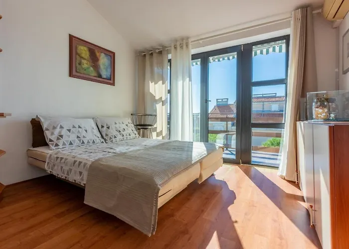 Kuca Deleut Holiday home *